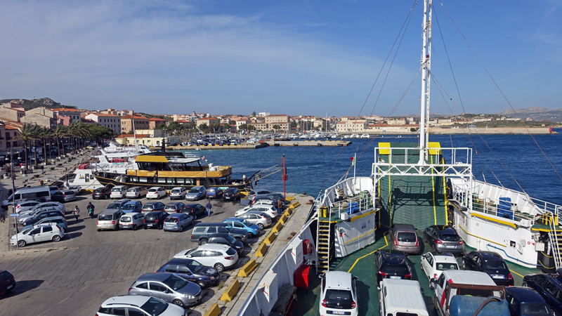 2016-05-03_171929 sardinien-2016.jpg - Fhrhafen La Maddalena